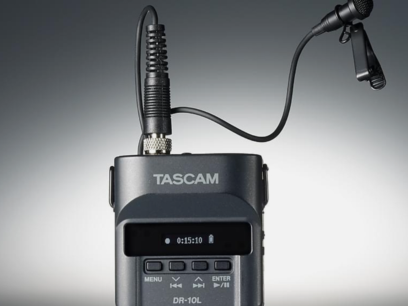 Sony a7iv + sony 70-200 f4 + 1 tascam dr10l microphone 