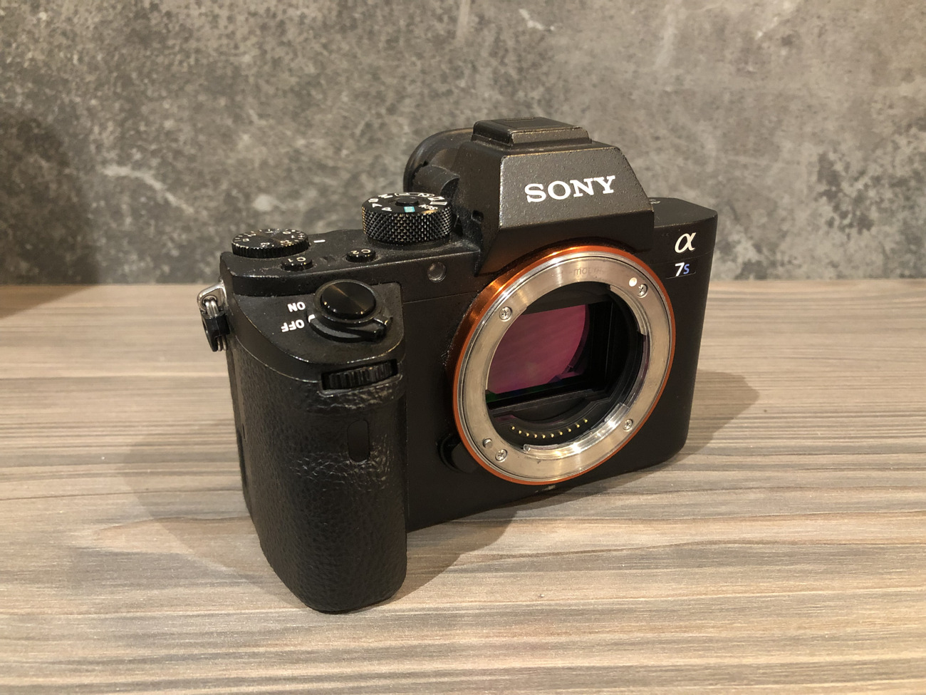 Sony α7s ii e-mount camera - full-frame sensor (body only)