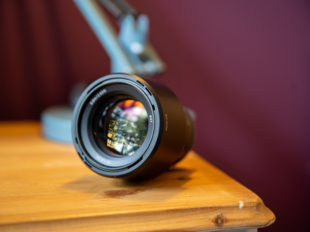 Sony 85mm 1.8 e-mount lens