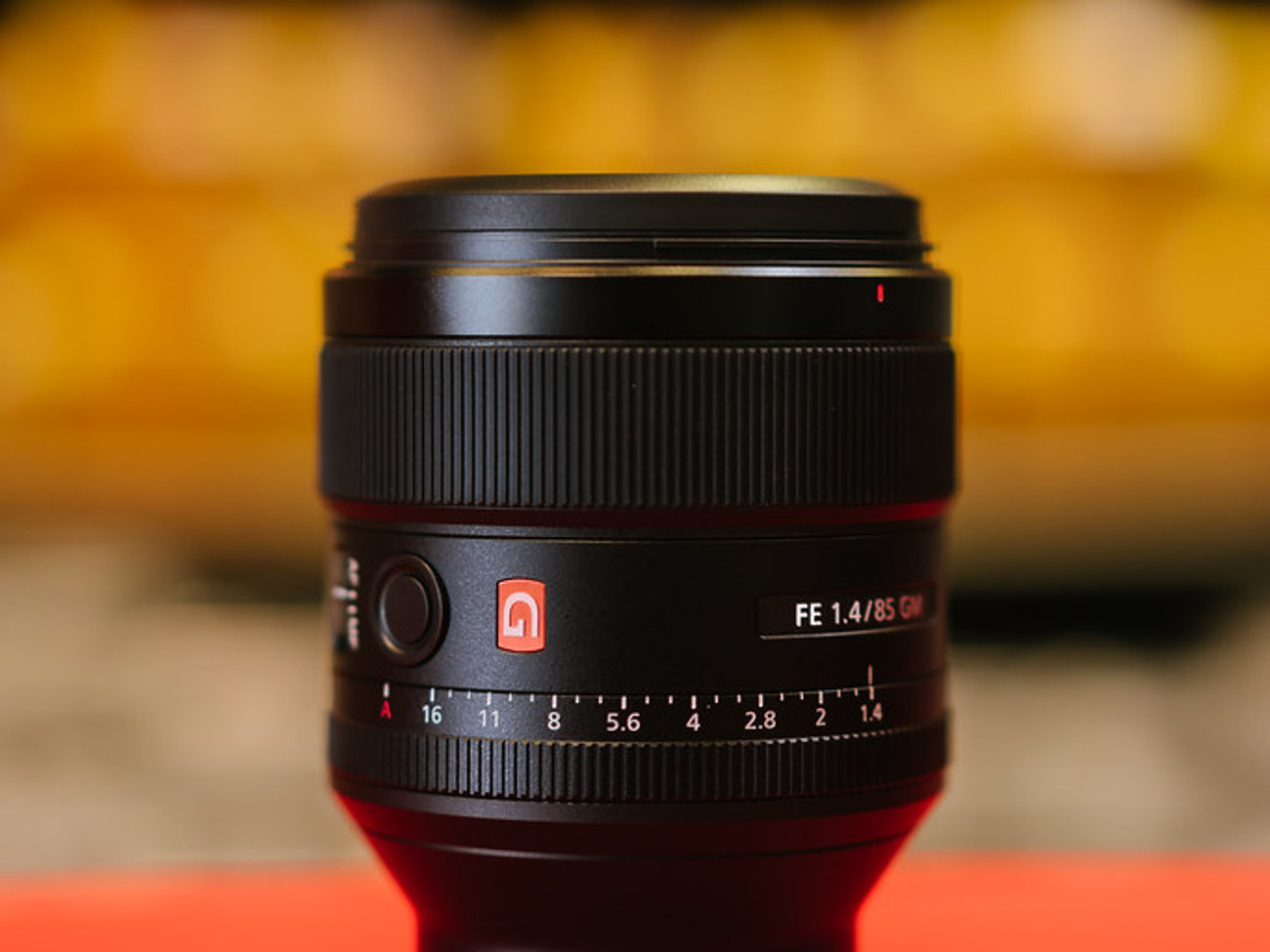 Sony 85mm f/1.4 g master gm portrait lens