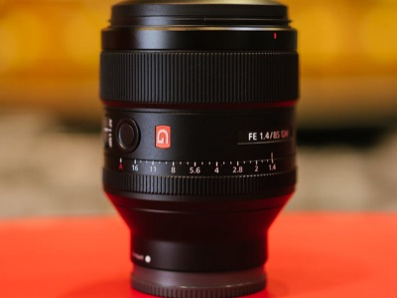 Sony 85mm gmaster lens 