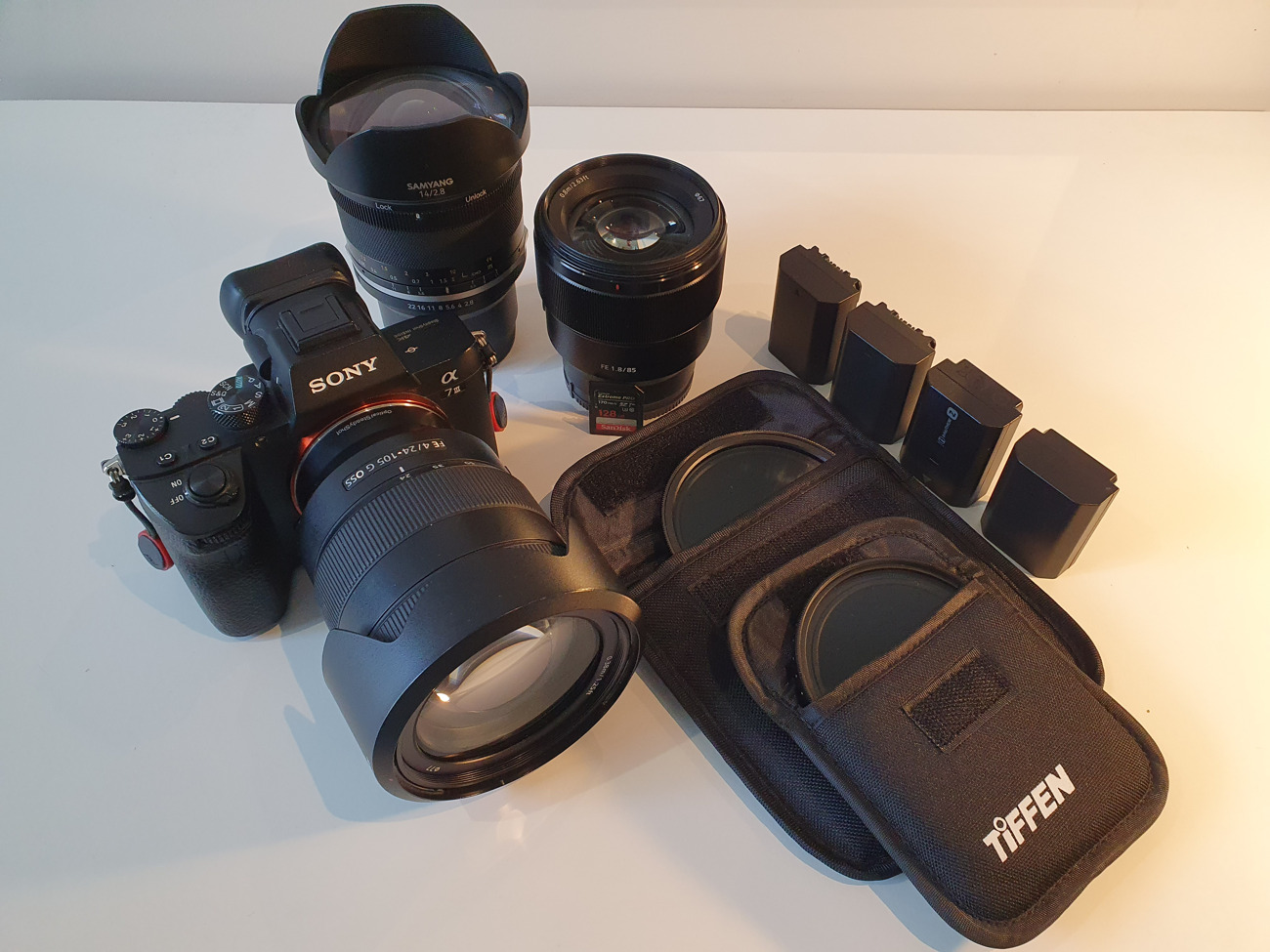 Sony a7 iii + 3 lenses + pods videography bundle 