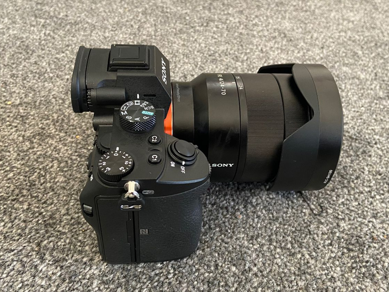 Sony a7 iii & zeiss 24-70mm f4 z (incl. sd card & 3 batts)