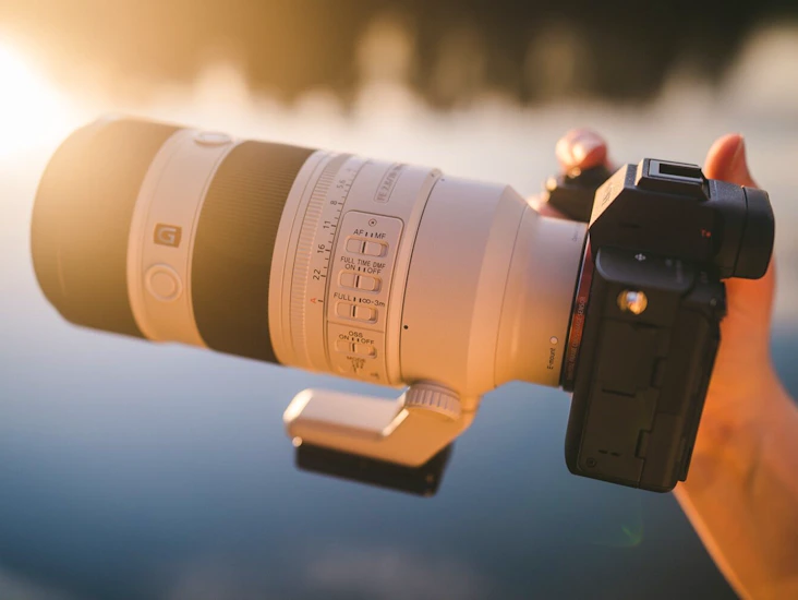 Sony a7 iv camera + sony 16-35 gm ii or 70-200 gm mk ii or 24-70 gm ii