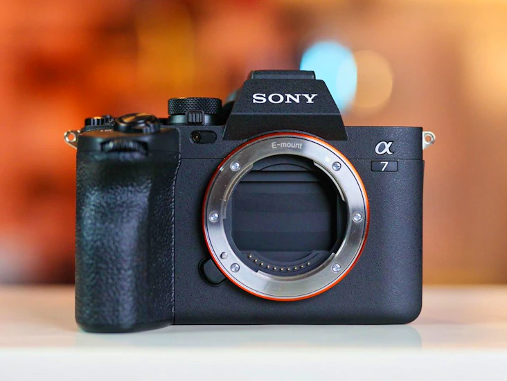 Sony a7 iv proffesional video & stills camera - body only.