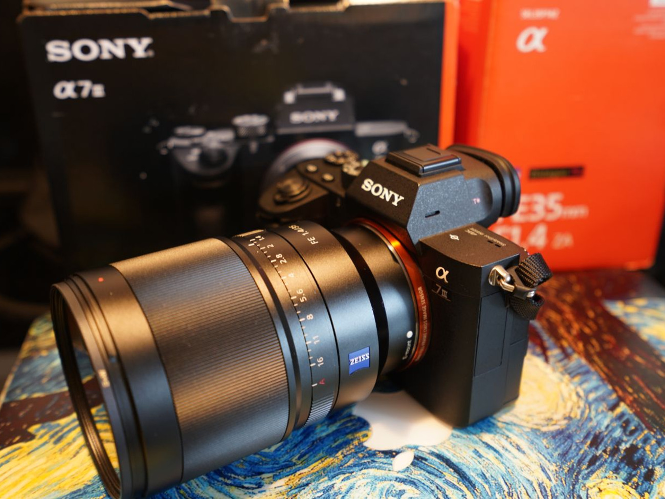 Rent Sony A7iii A73 with Sony 35 Zeiss Distagon with 128GB SD