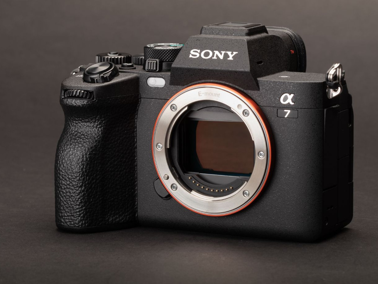 Sony a7iv with 128gb v30 sd card and batts