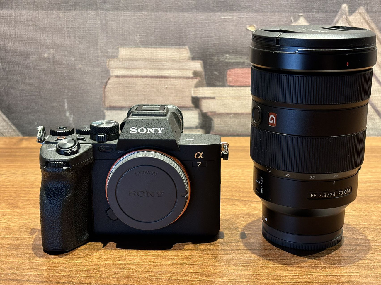 Sony a7iv a74 camera sony 24-70mm gm f2.8 256gb sd card