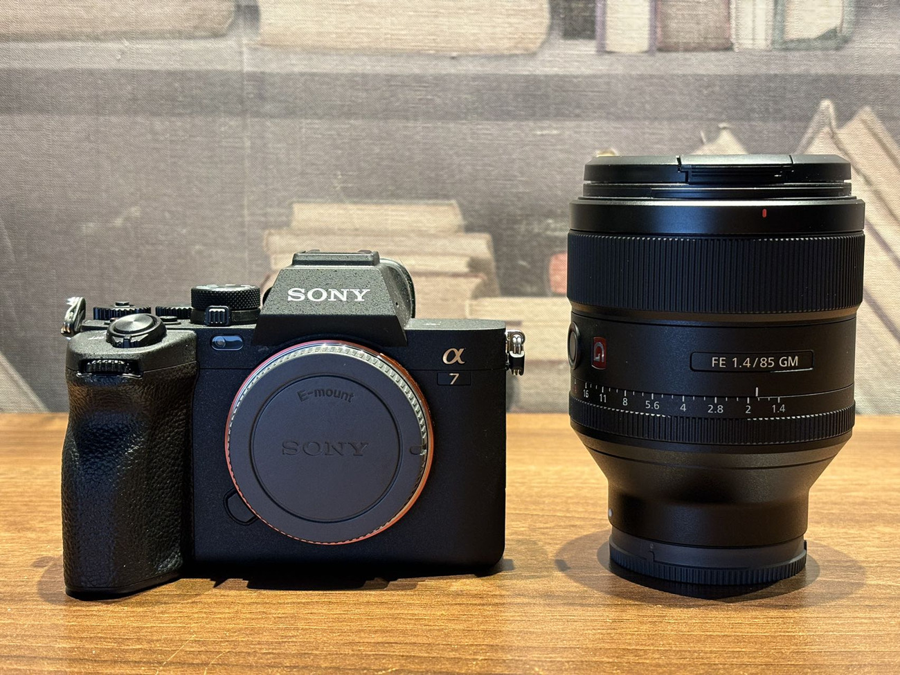 Sony a7iv a74 camera with sony 85mm gm f1.4 256gb sd card