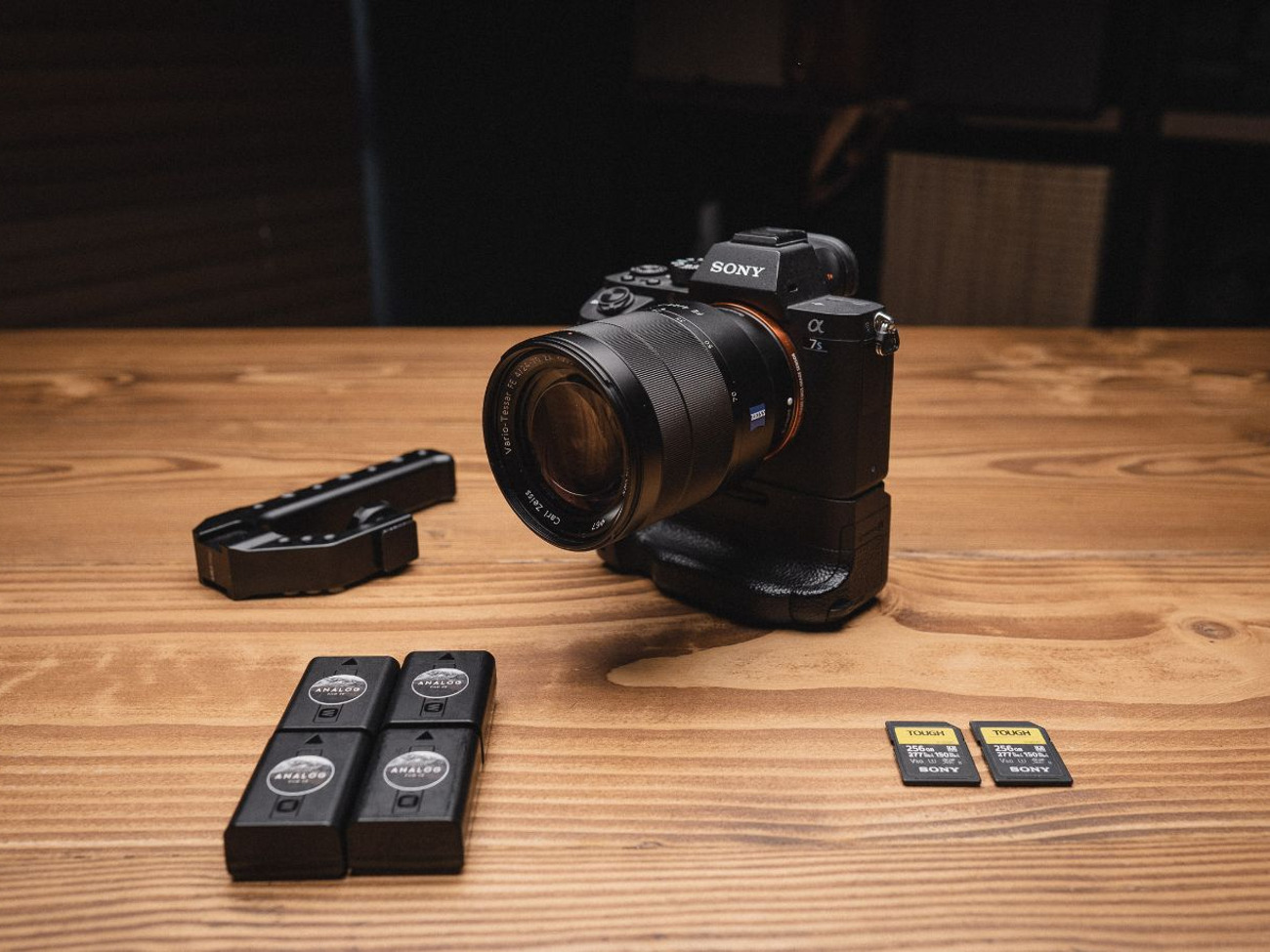 Sony a7sii - shoot kit with sony zeiss 24-70mm lens