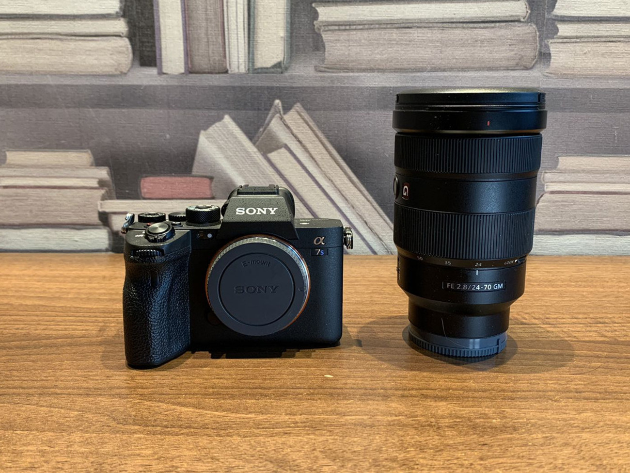Sony a7siii a7s3 camera with 24-70mm gm 256gb sd card 