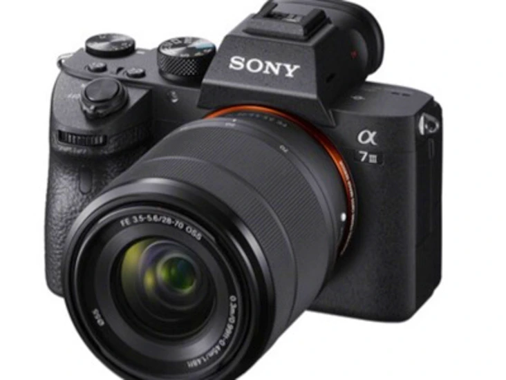 Sony alpha 7 iii with sony 28-70