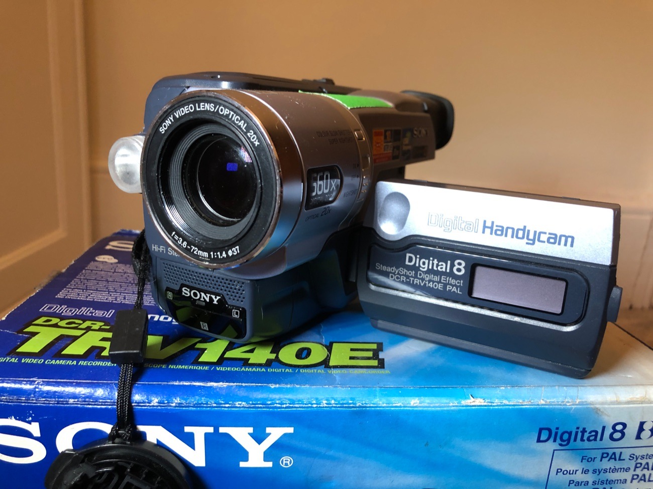 Sony dcr trv140e - digital 8 video tape recorder vhs camcorder 