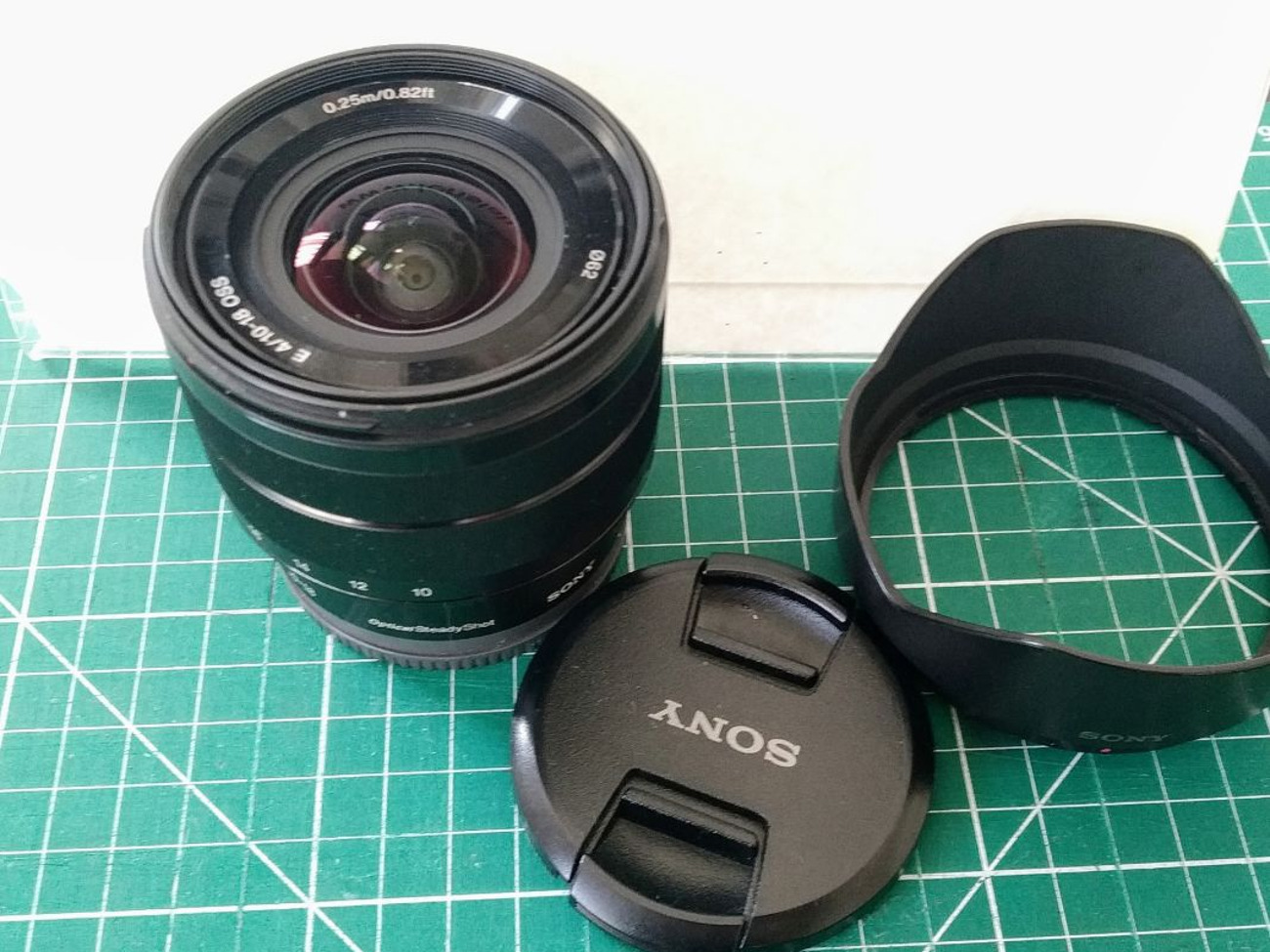 Sony e 10-18mm f4 oss lens