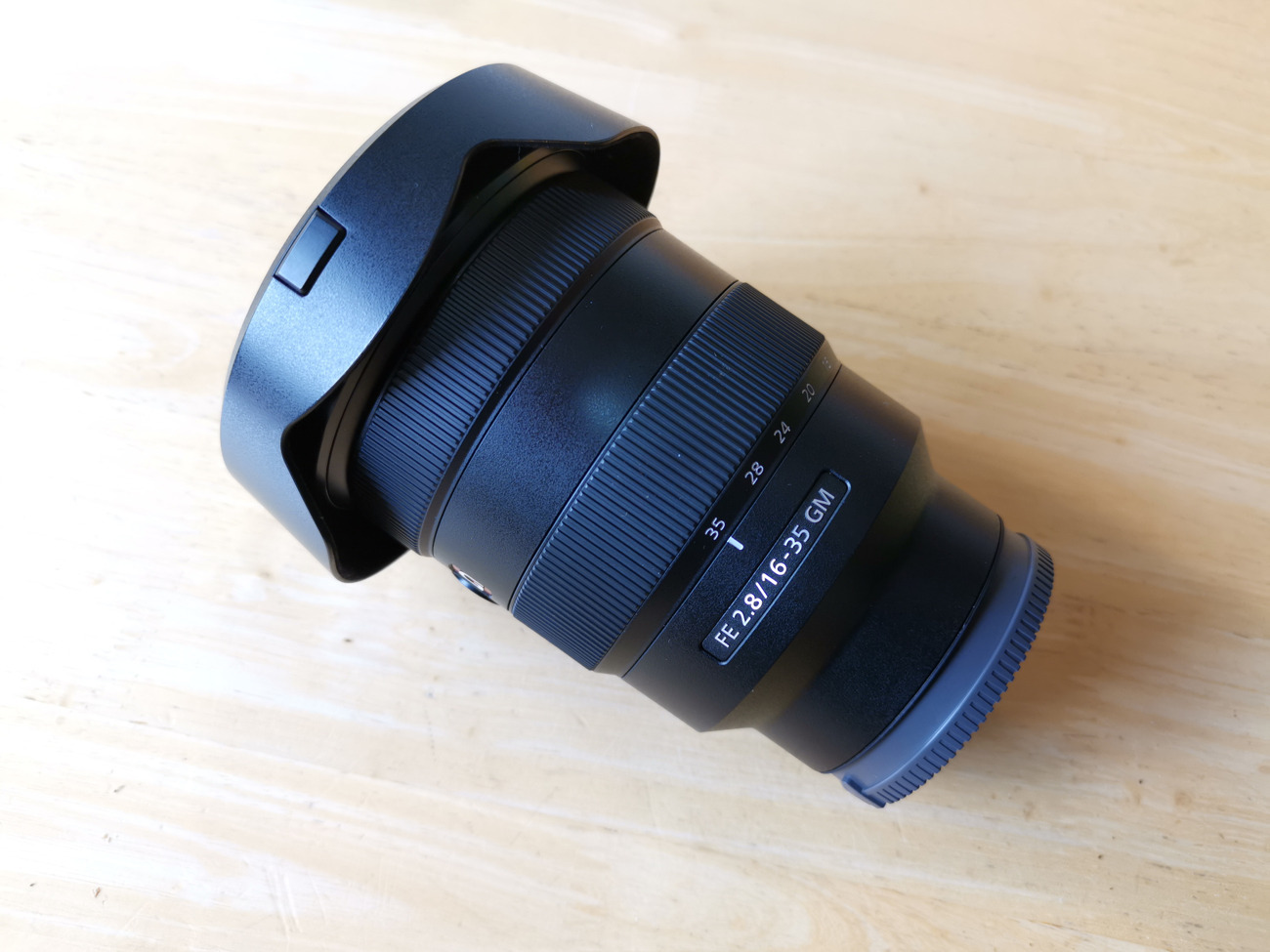 Sony fe 16-35mm f2.8 gm wide-angle zoom lens sel1635gm