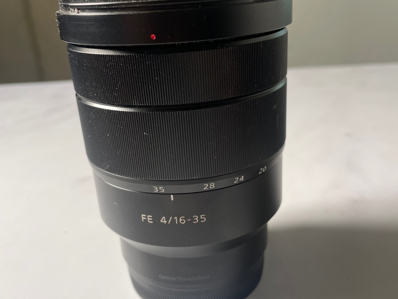 Sony fe 16-35mm f4 za oss vario-tessar t* lens