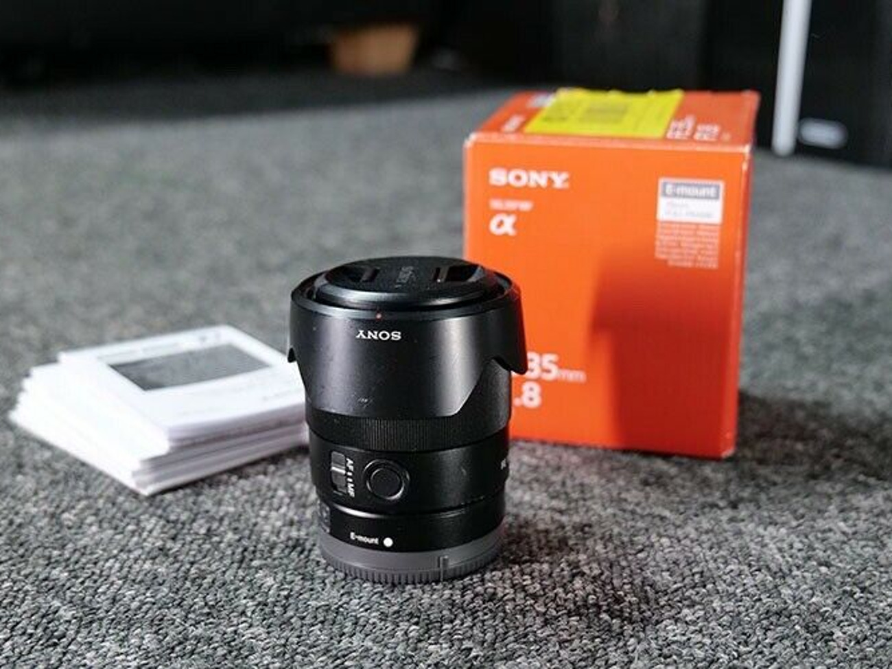 Sony fe 35mm f1.8 lens