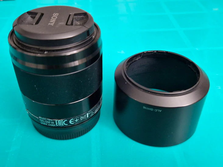 Sony fe 50mm f1.8 lens