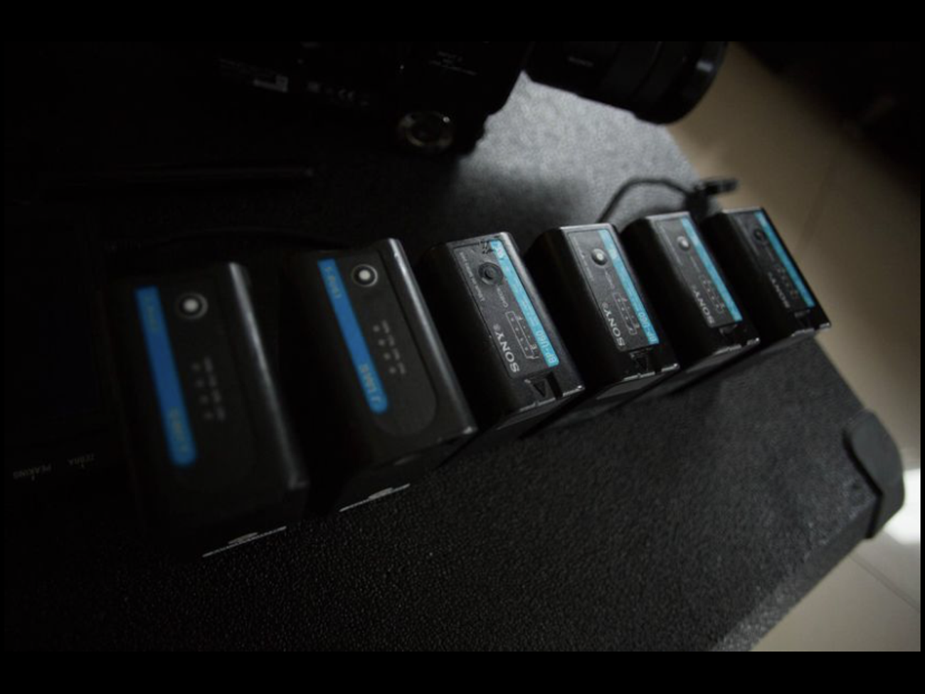 Sony fs5 fs7 camera batteries + charger bpu 60 s-8u63 swit