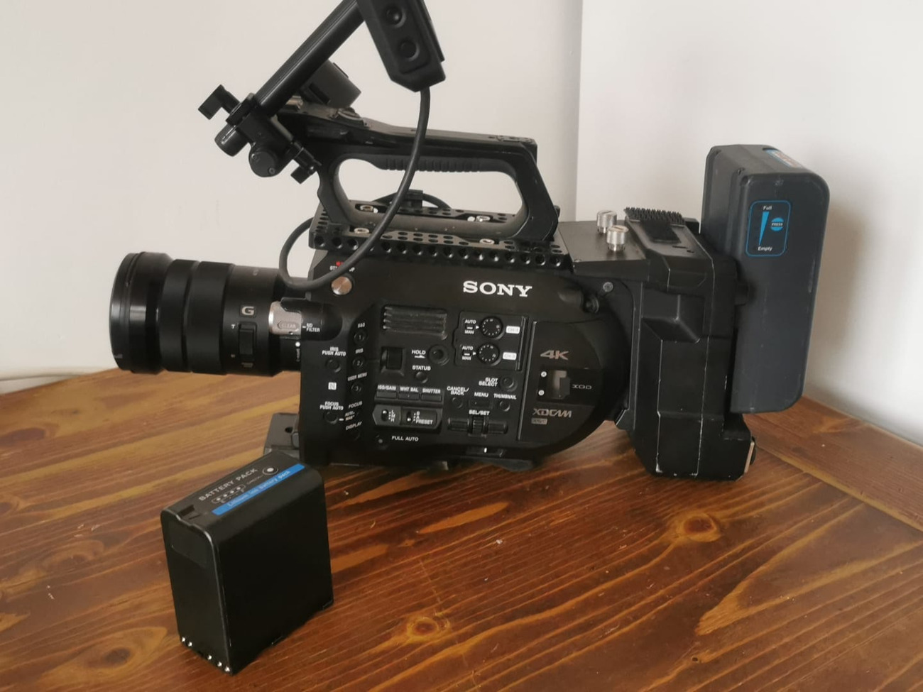 Sony fs7 + v-lok and sony lens.