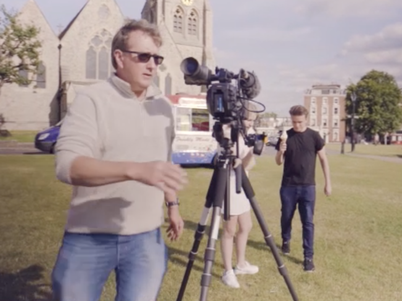 Sony fx 6 or fx 3 kit and cameraman