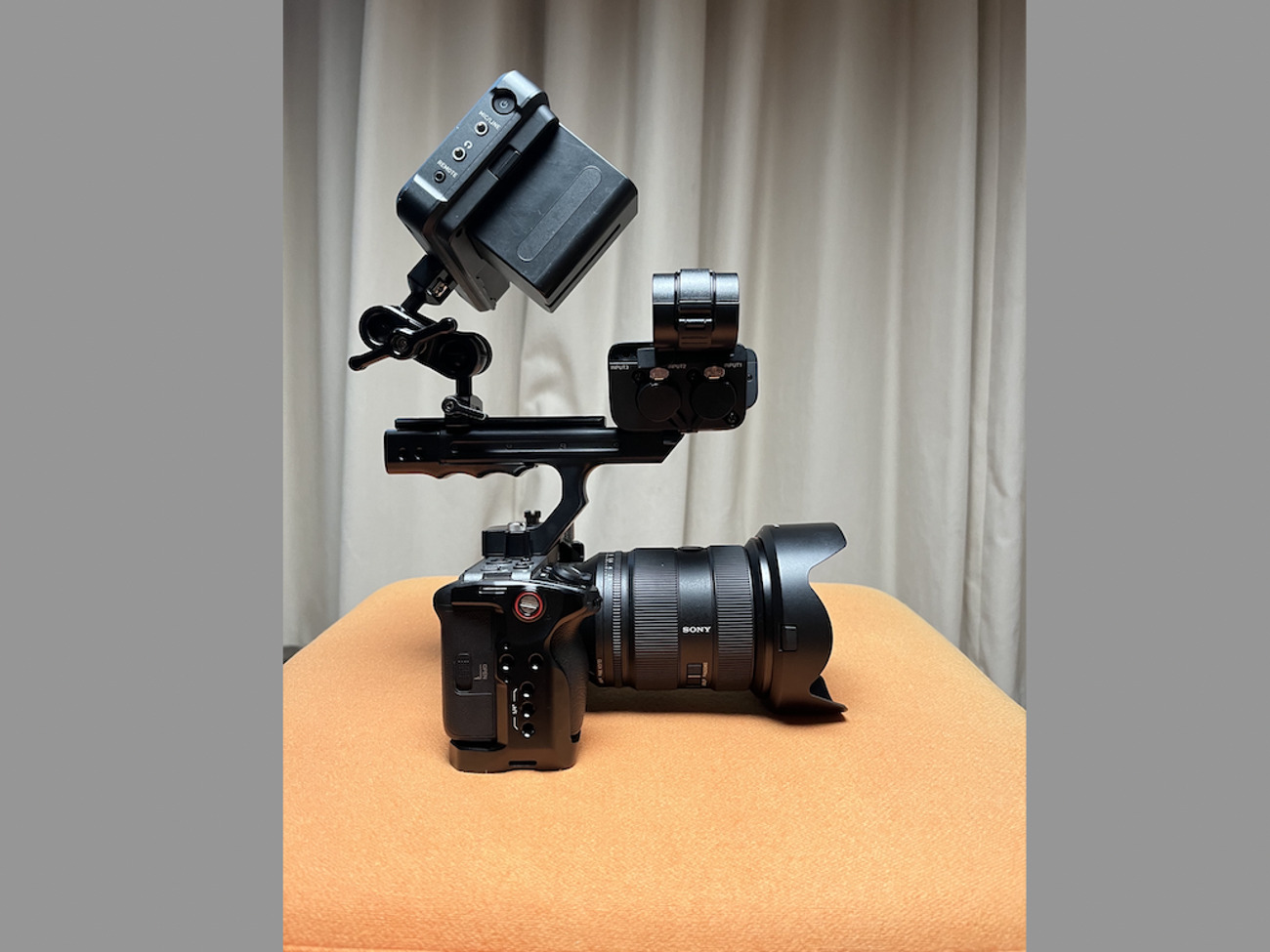 Sony fx3(+cage)  + 24-70mm gm ii + atomos ninja v monitor 