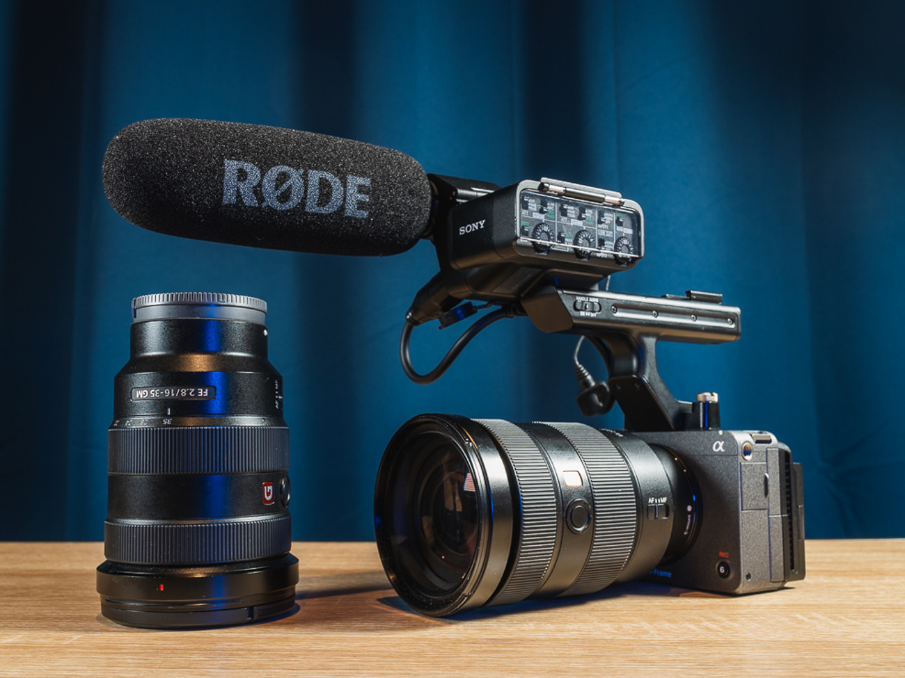 Sony fx3 + fe 16-35mm + fe 24-70mm + rode ntg5