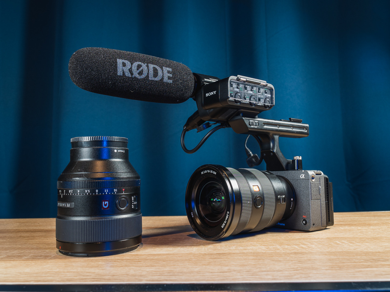 Sony fx3 +fe 85 mm + fe 16-35 mm + rode ntg5
