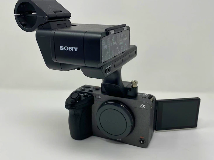 Sony fx3 camera + dji rs 4 + 2x sigma art lens