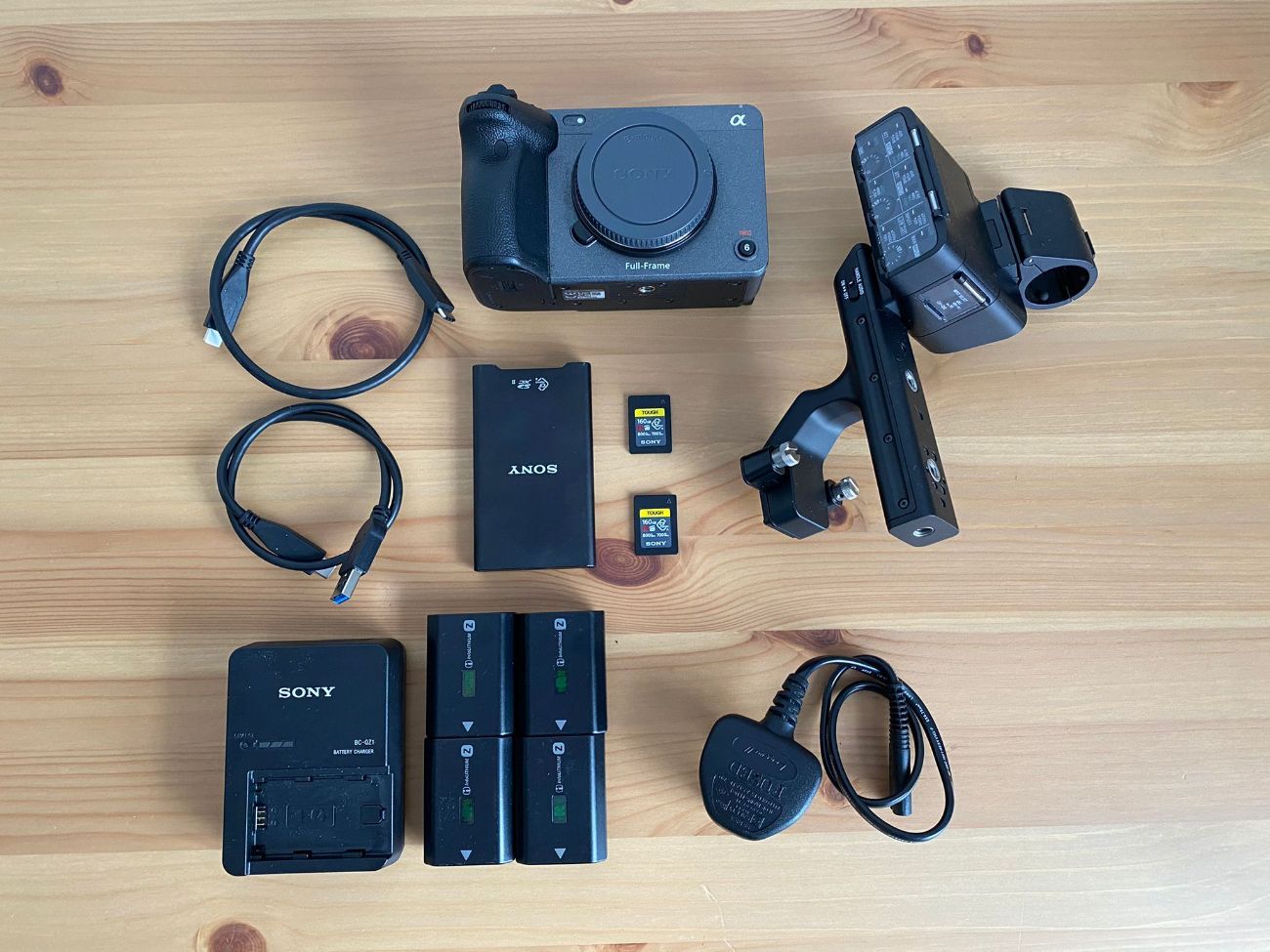 Sony fx3 camera body + 2x sony cfexpress type a card