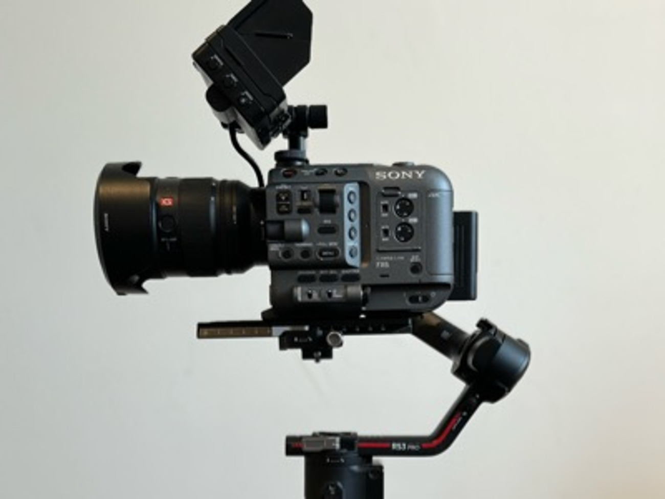 Sony fx6 + sony 24-70mm f2.8 gm + dji rs3 pro combo