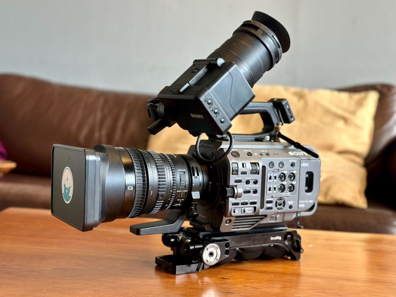 Sony fx9 camera w zoom lens & extras  