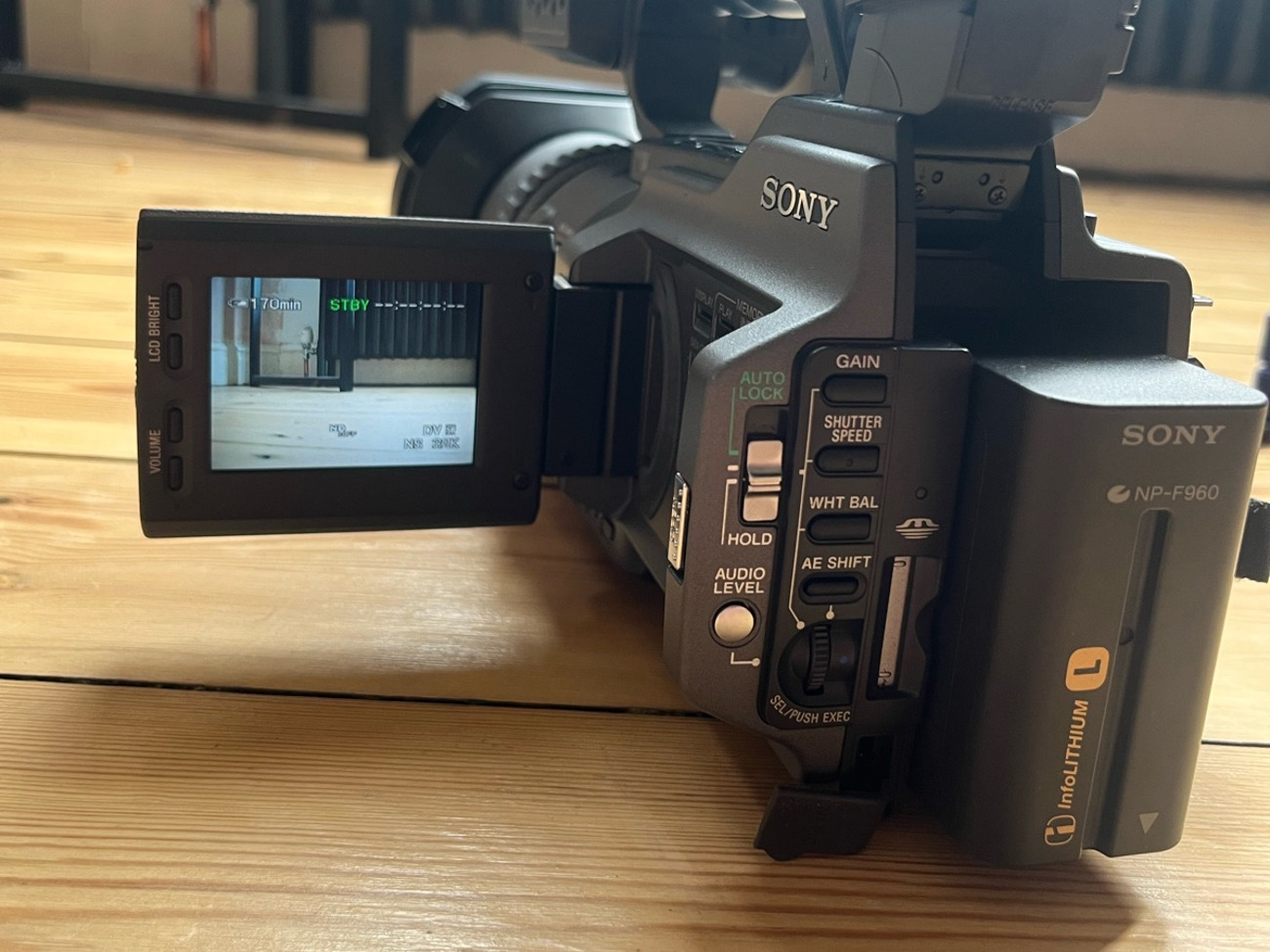 Rent Sony PD150 (PAL) DVCAM / MINI DV CAMERA + 1 x NEW Tape from