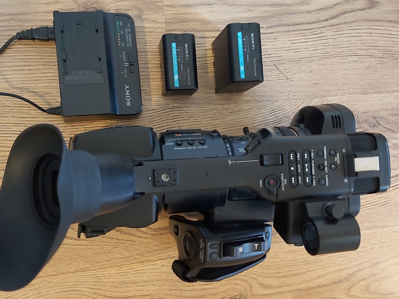 Sony pmw ex1r hd camera, 2 batteries  