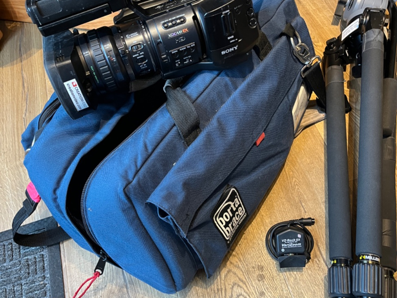 Sony pmw-ex1 camcorder + tripod + zoom controller