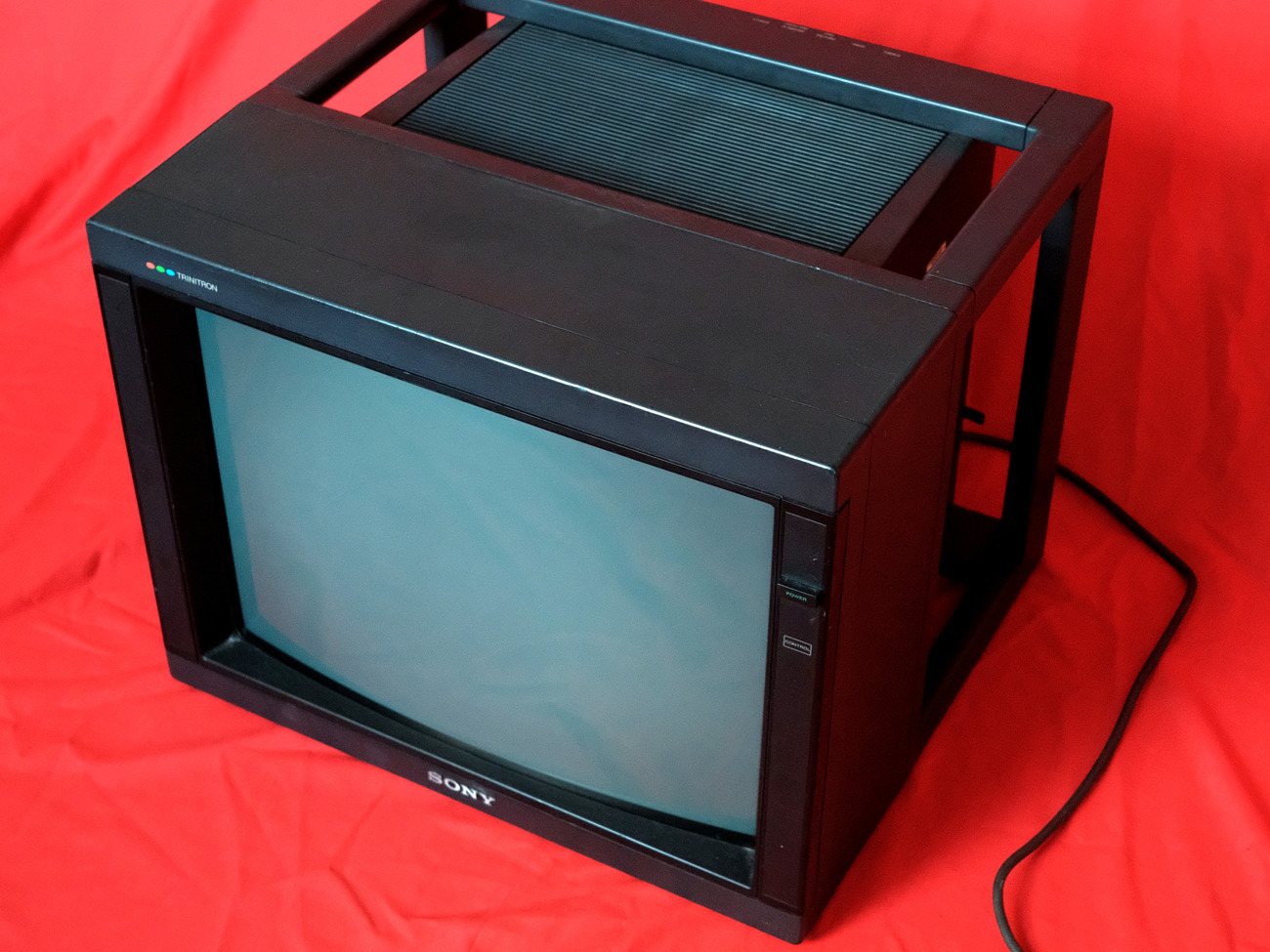 Sony pvm-2130qm crt monitor   sony cube