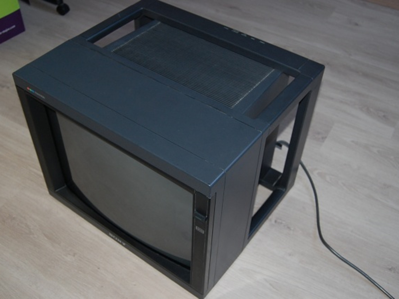 Sony pvm-2130qm cube 21" crt monitor