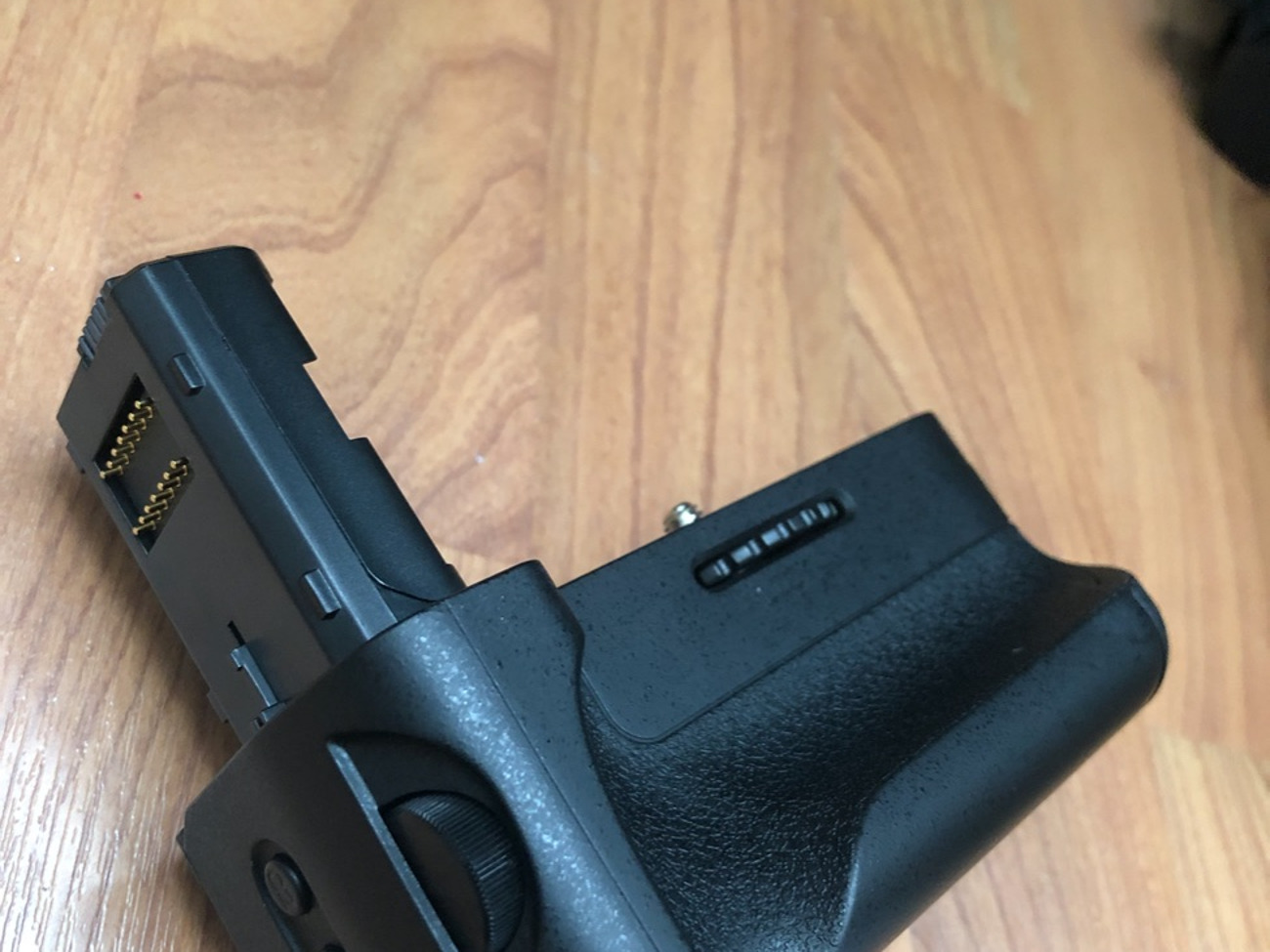 Sony vertical battery grip 