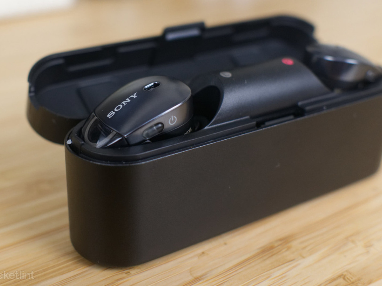 Rent Sony WF1000X from Reese L Round Hill Brighton and Hove for 9.43 17 day