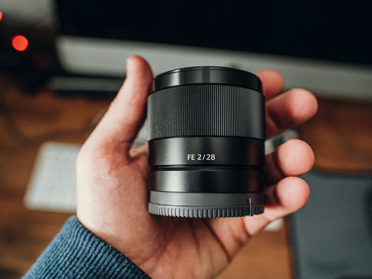 Sony wide angle prime lens fe e-mount 28mm f/2.0