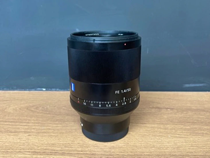 Sony zeiss 50mm f/1.4 e mount lens