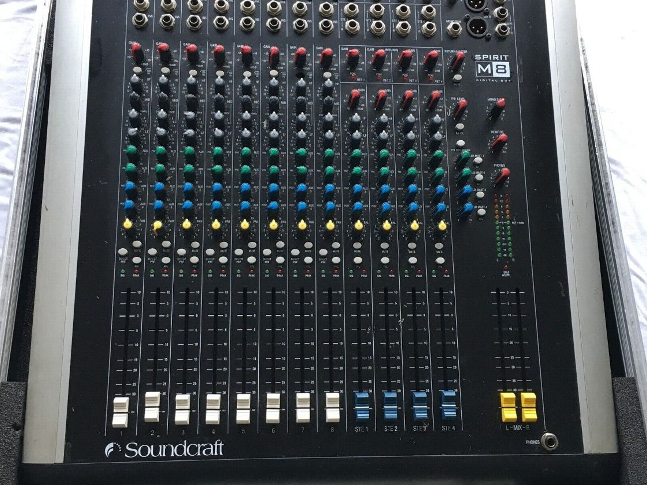 Sound craft spirit m8 mixer / desk  