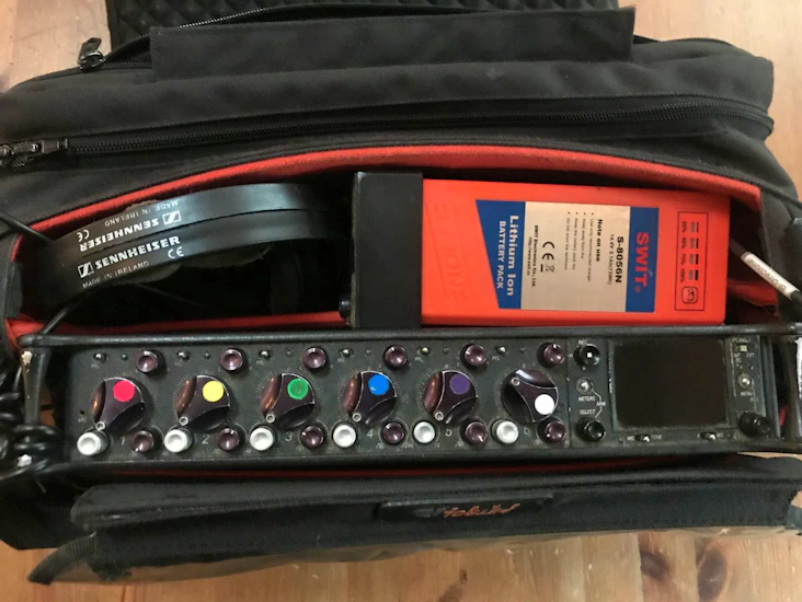 Sound devices 664 mixer & 12-input recorder with accessories