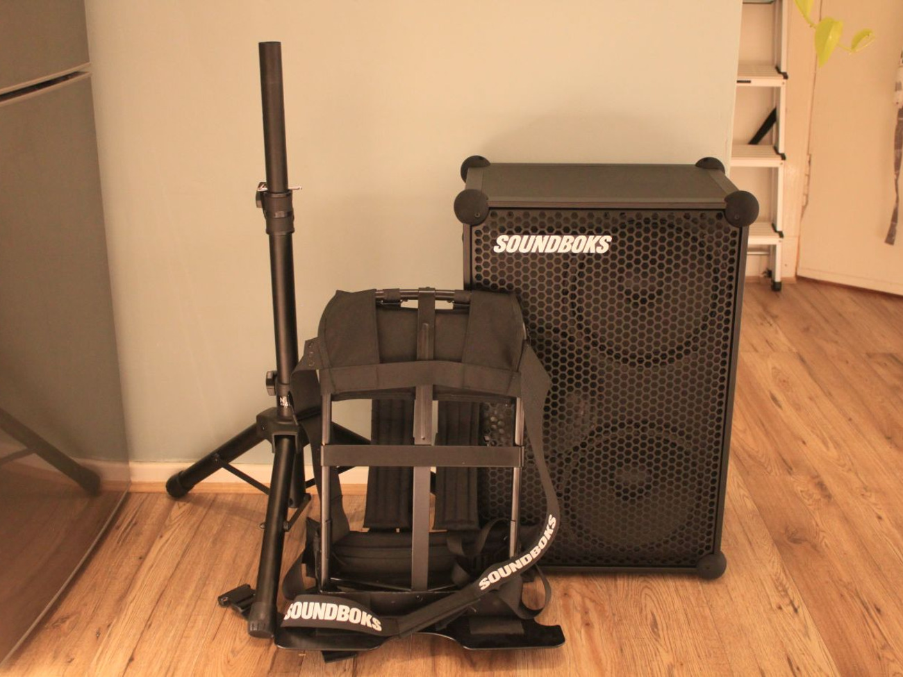 Soundboks 3  - 1x  battery + pa speaker stand + rucksack