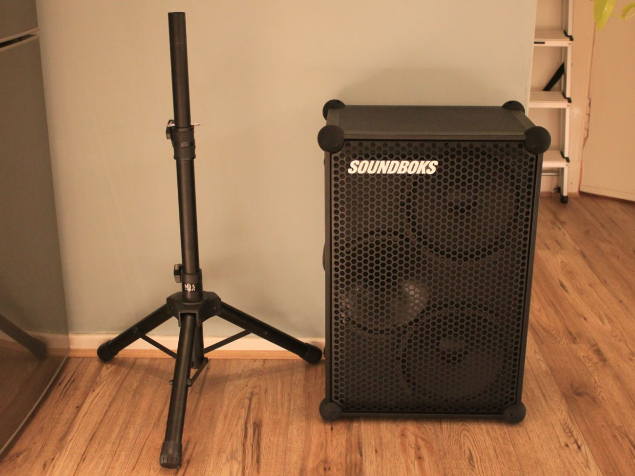 Soundboks 3 pa speaker - 1x  battery + pa speaker stand