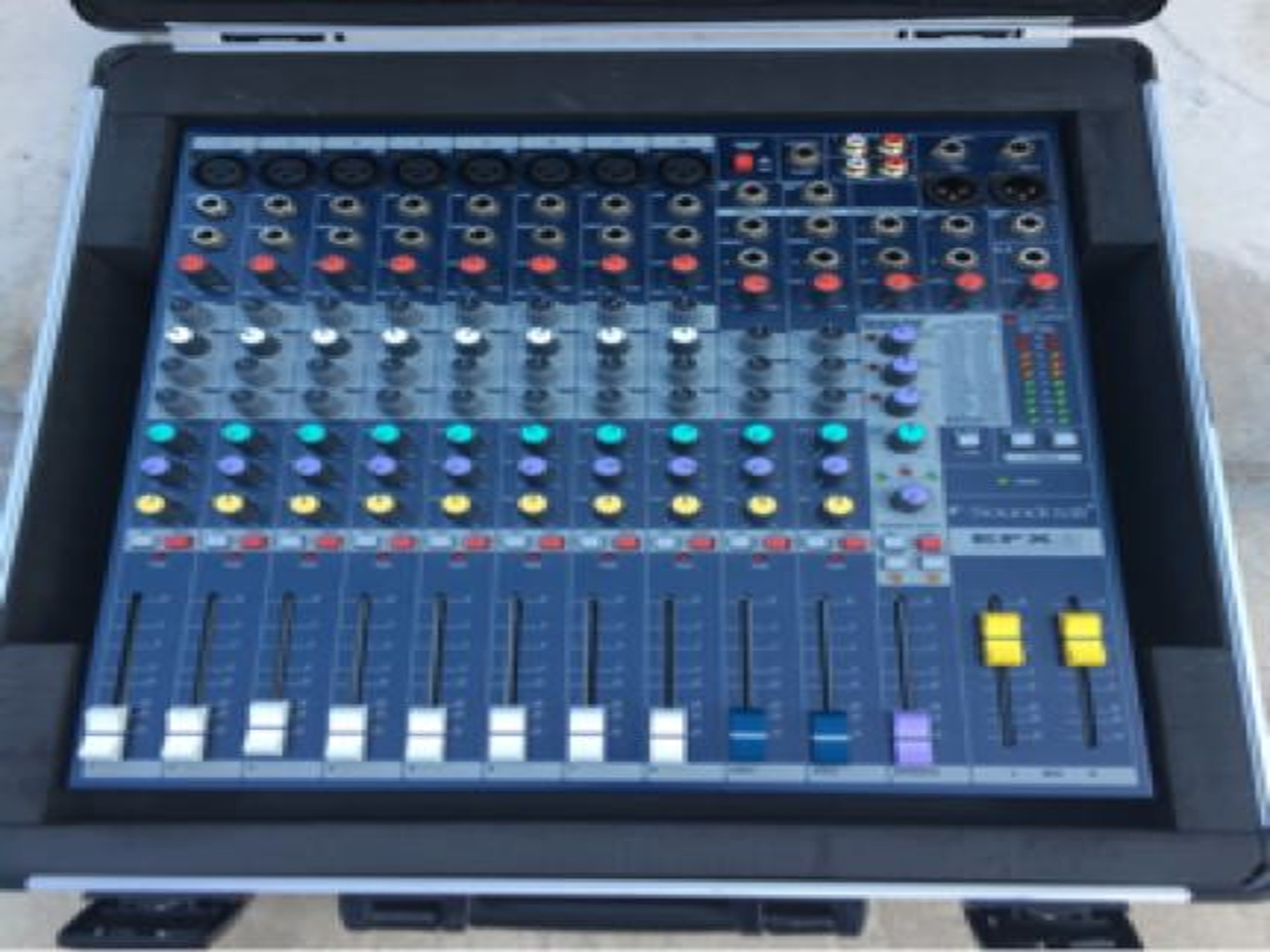 Soundcraft efx8 mixing desk