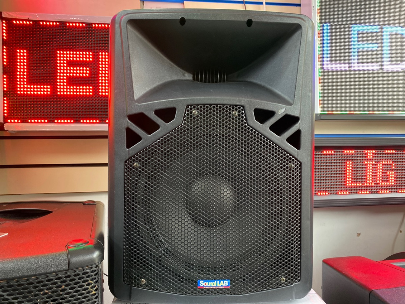 Dj sounlab 250watt active speaker