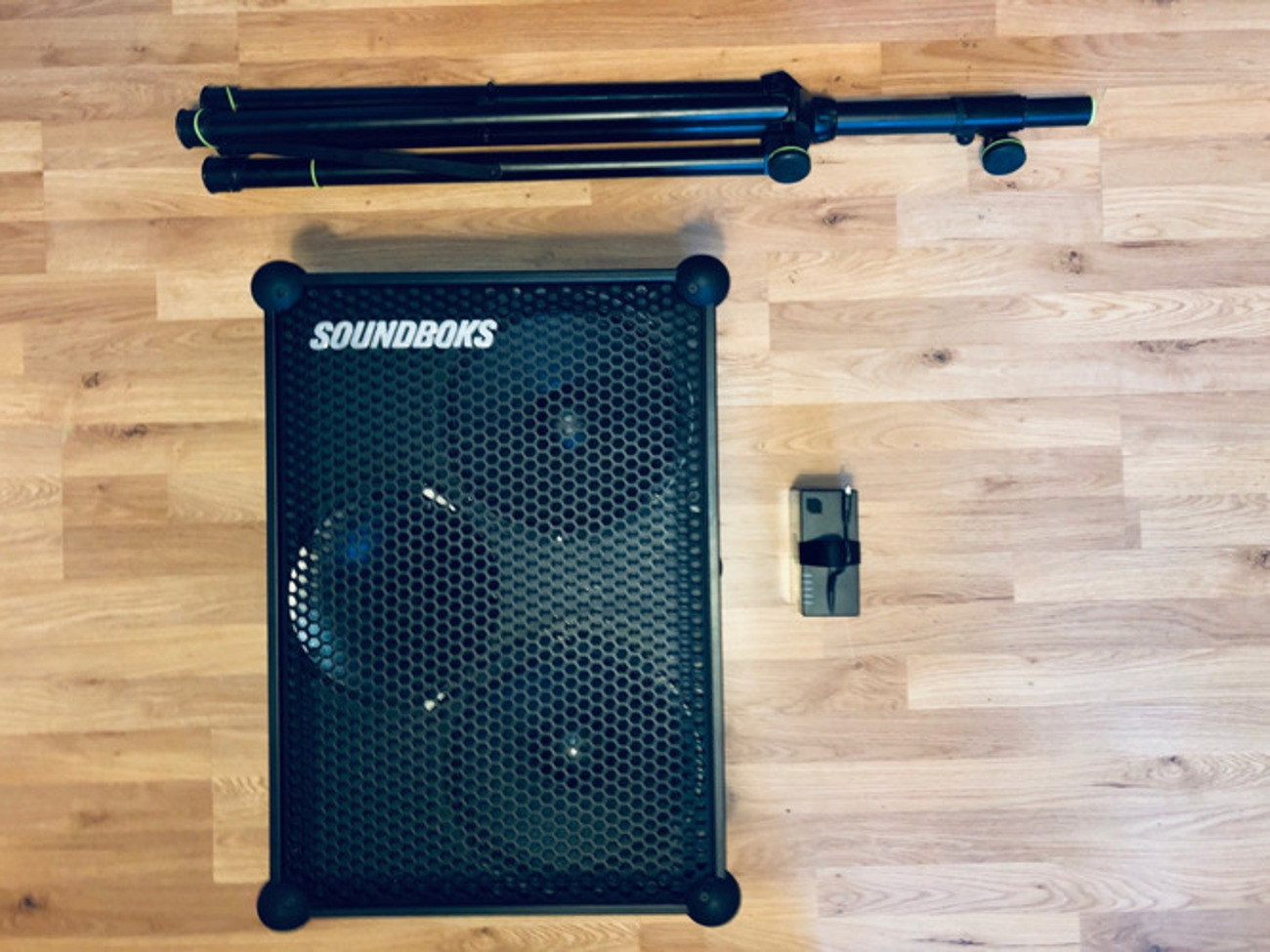Speaker & stand - soundboks 3 - 1x wireless pa speaker 1x stand 1x battery