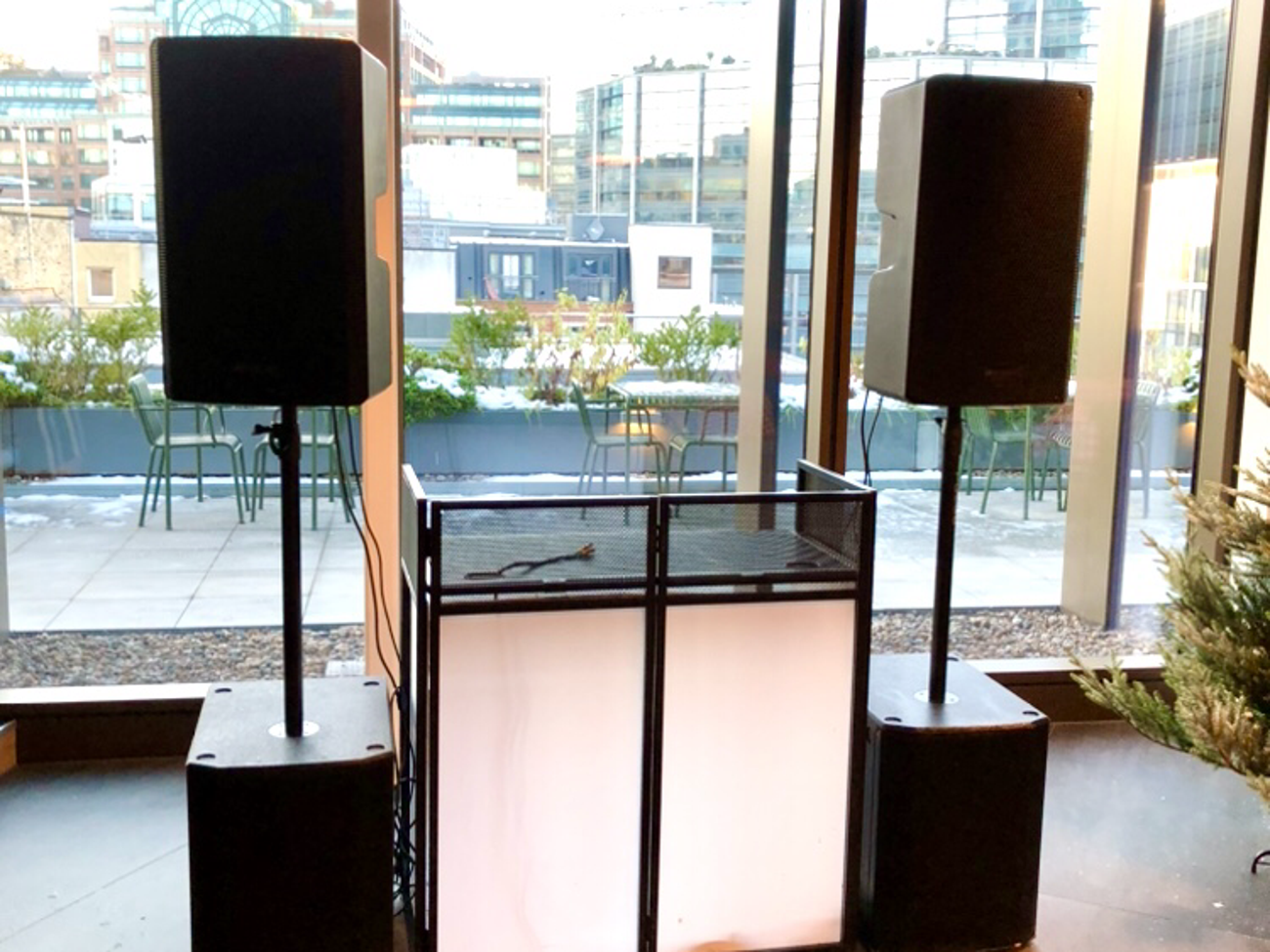 Speaker hire disco light hire dj equipment 