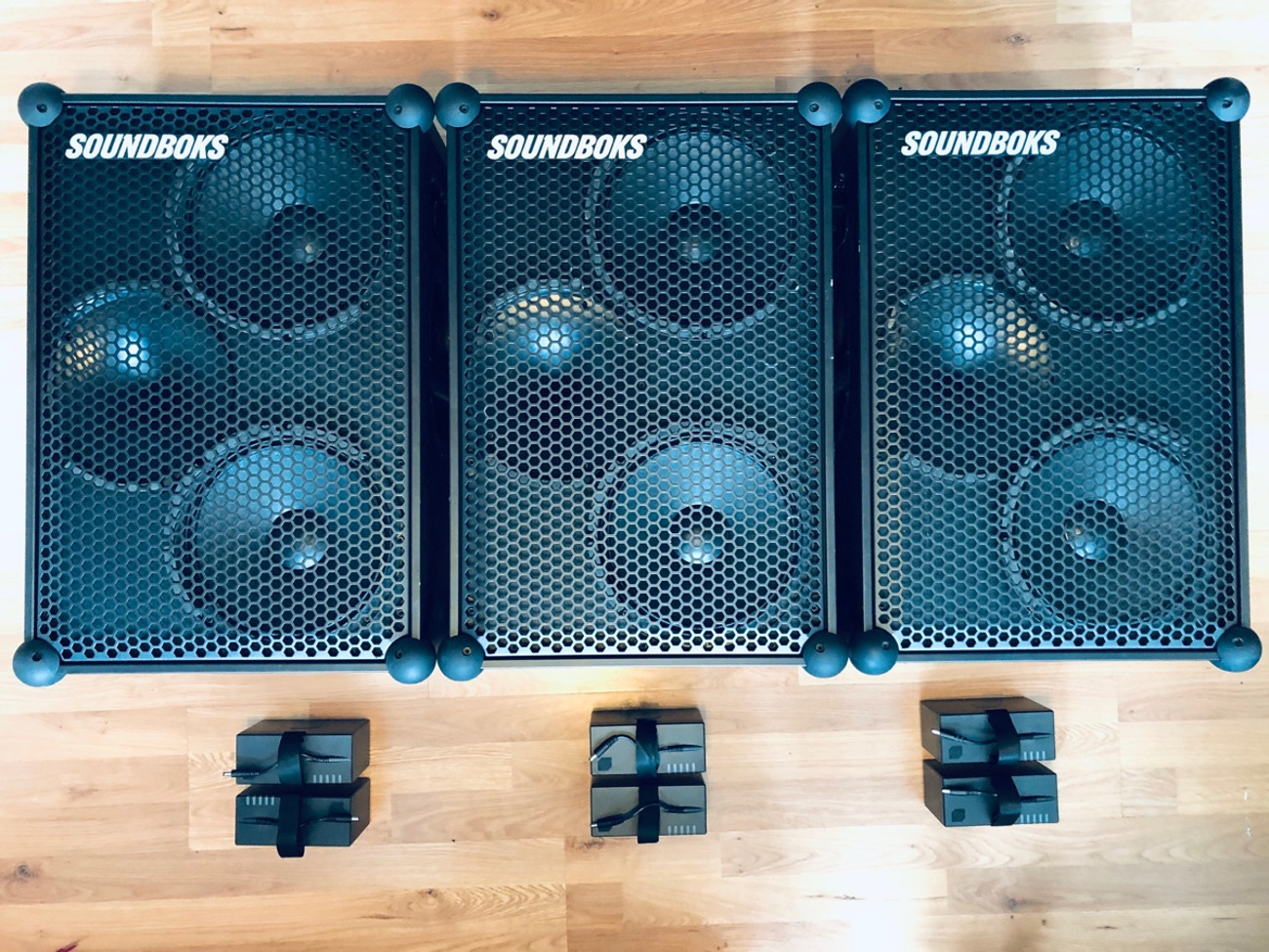 Speakers & extra batteries - soundboks 3 - 3x wireless pa speakers 6x batteries